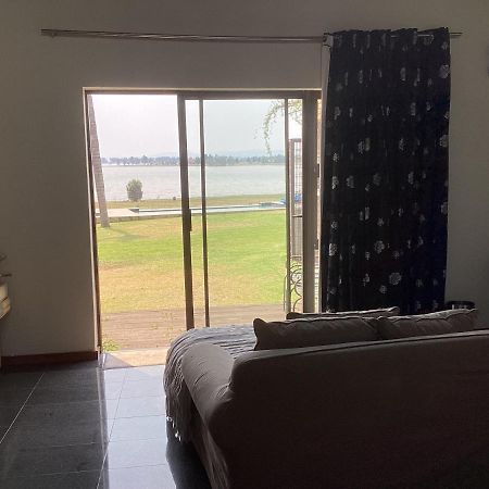 The Vaal Guesthouse Oranjeville Экстерьер фото